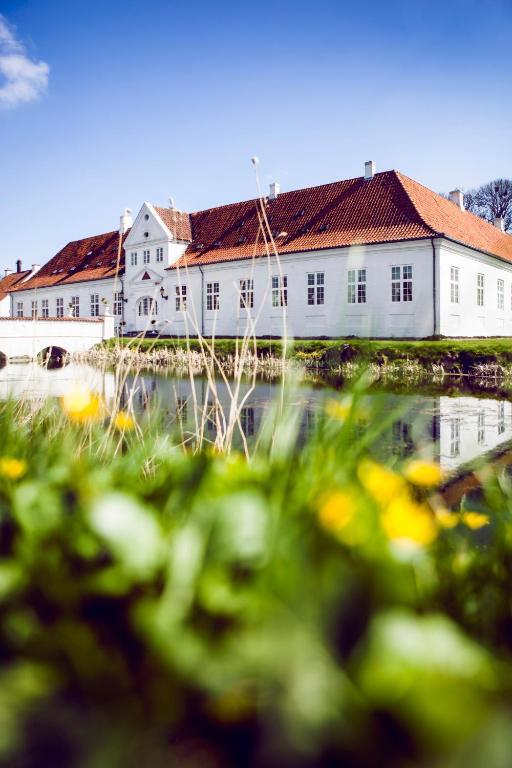 Store Restrup Manor House ภายนอก รูปภาพ